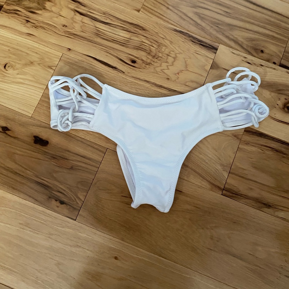 Forever Young white bikini bottoms, L
